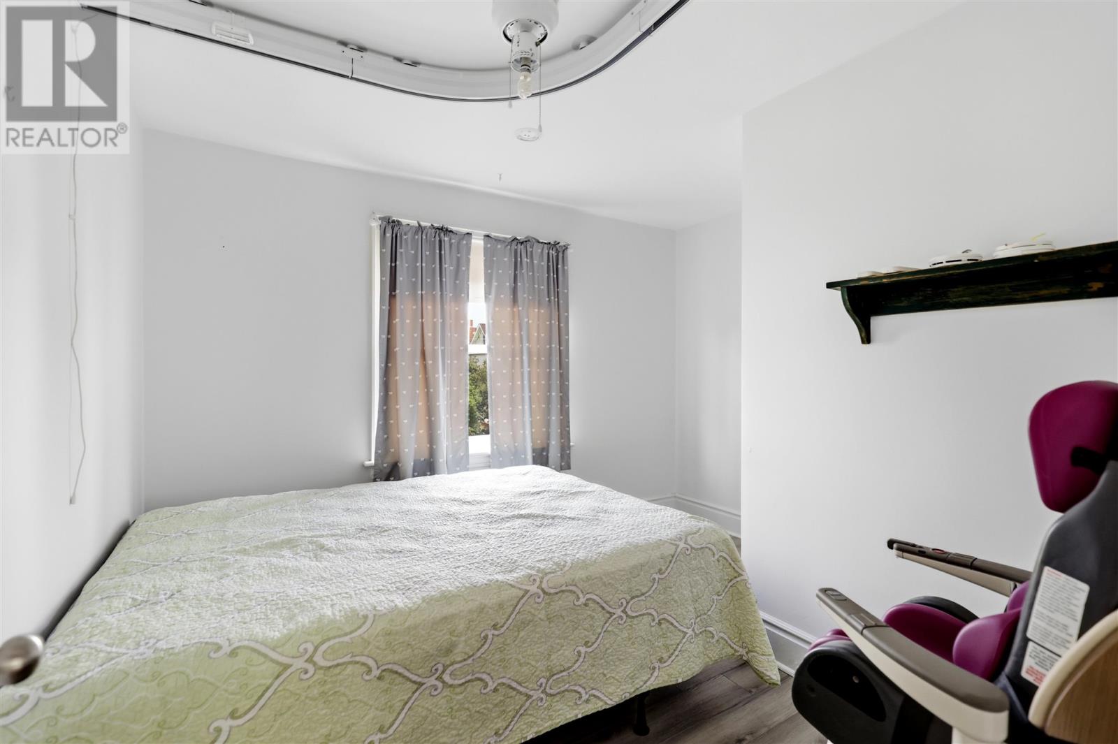 157 Alexandra ST - Image 12