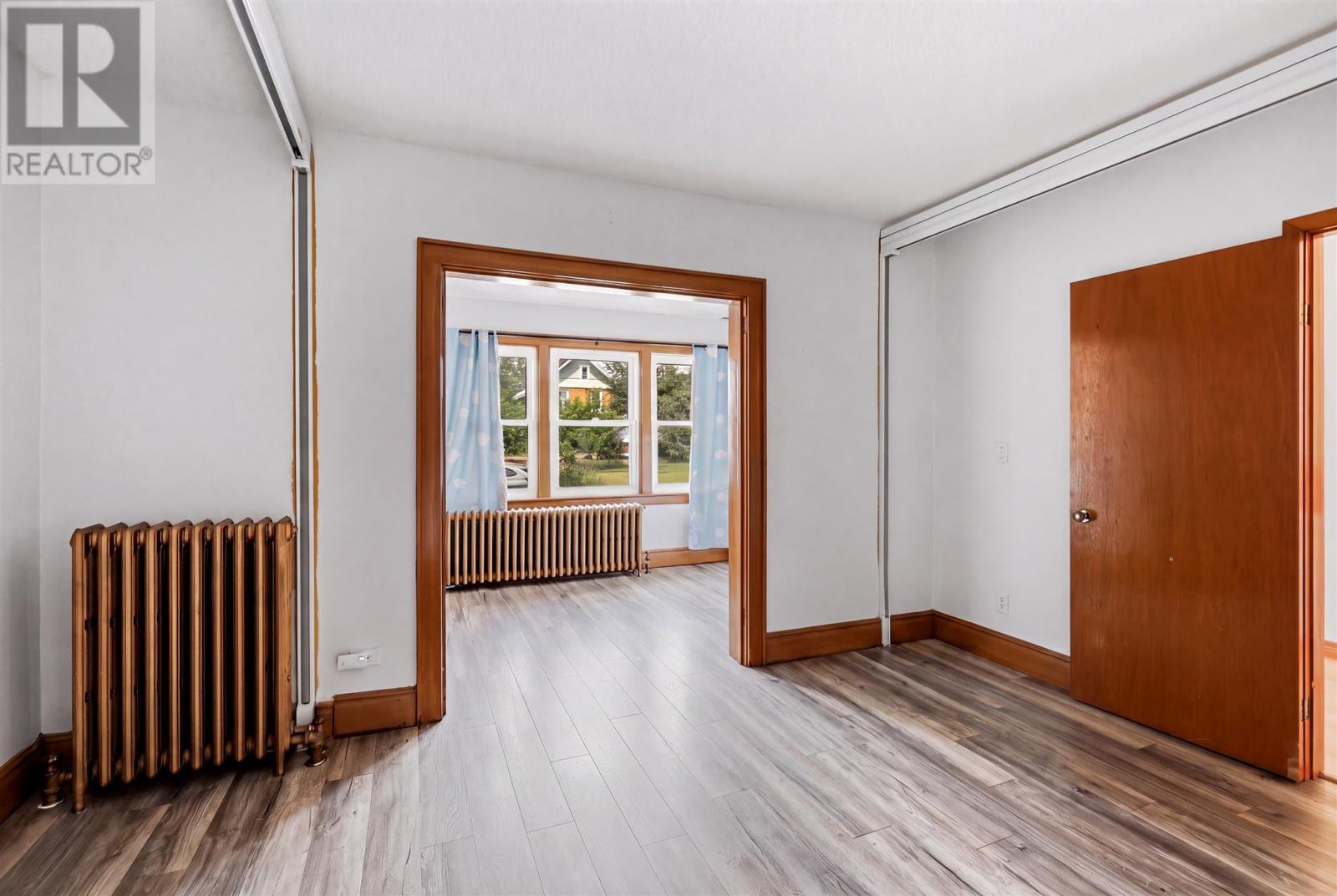 157 Alexandra ST - 22