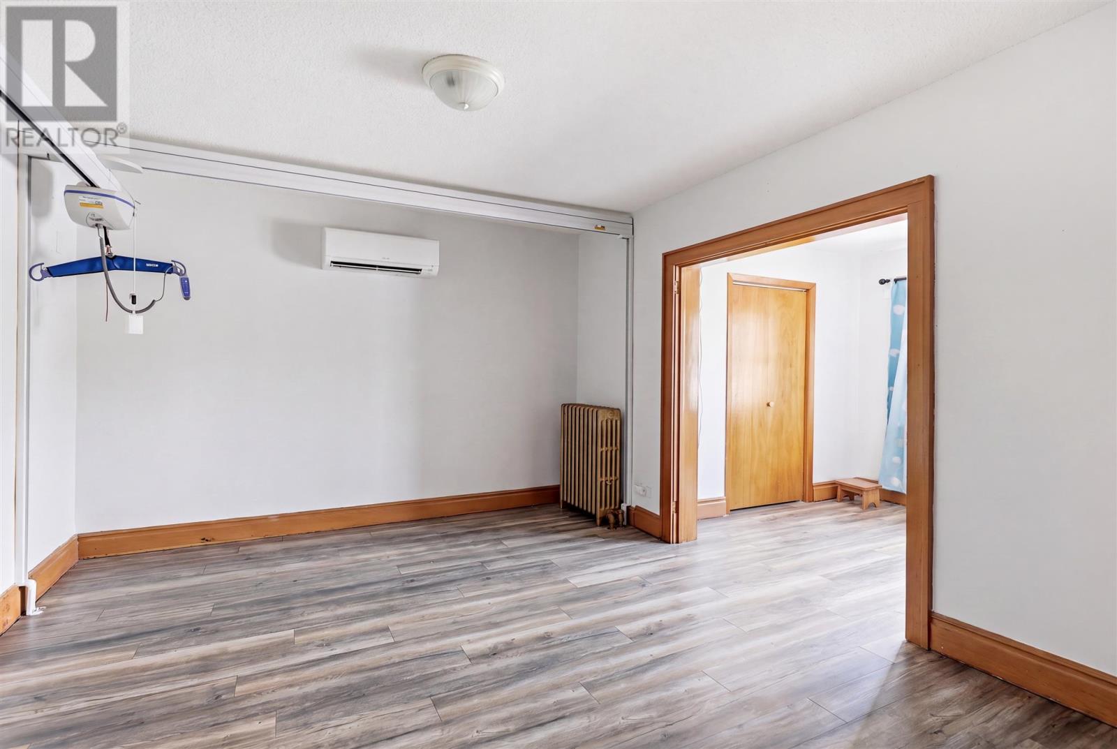 157 Alexandra ST - Image 23