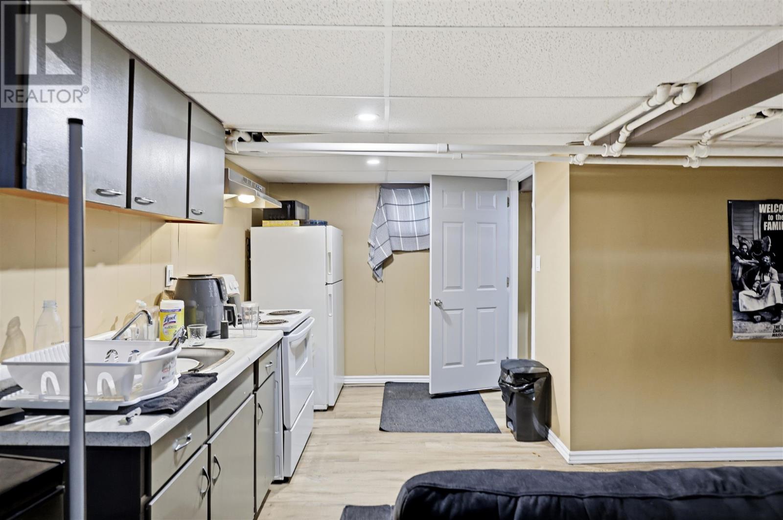 157 Alexandra ST - 31