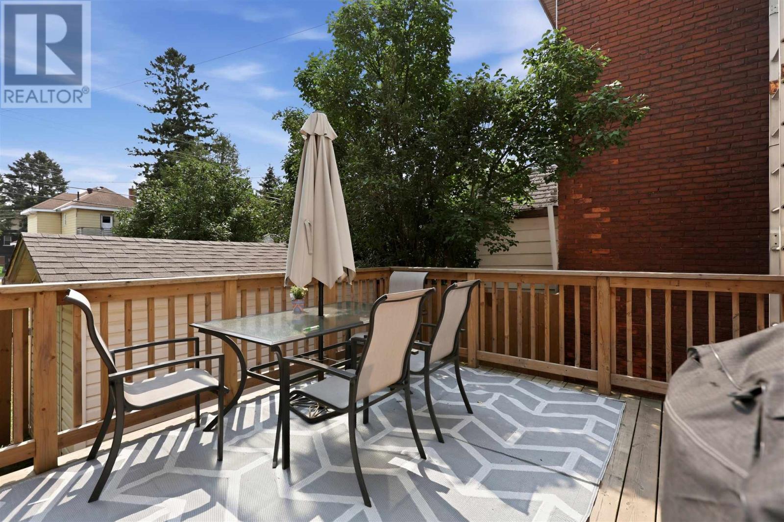 157 Alexandra ST - 38