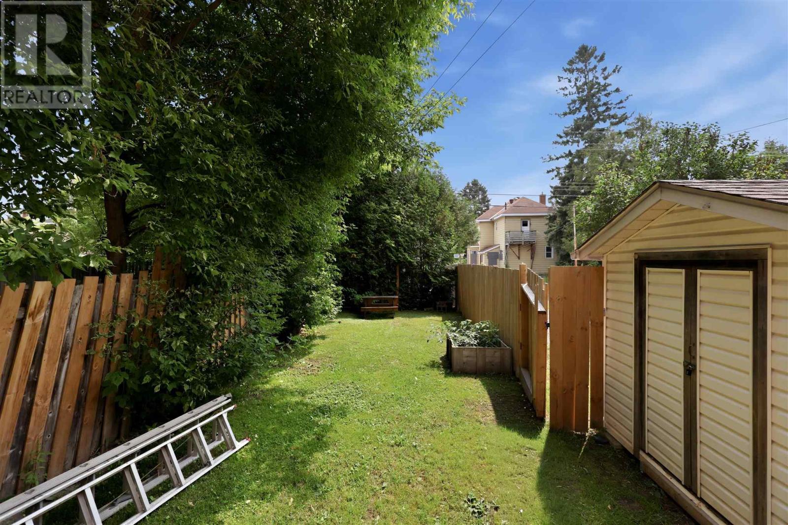 157 Alexandra ST - Image 39
