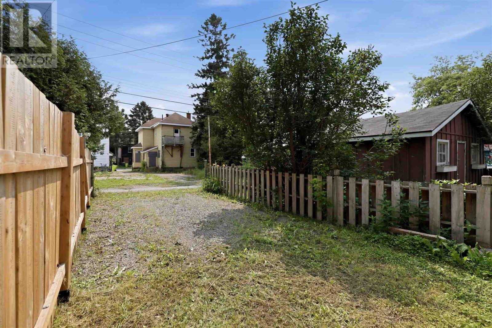 157 Alexandra ST - Image 41