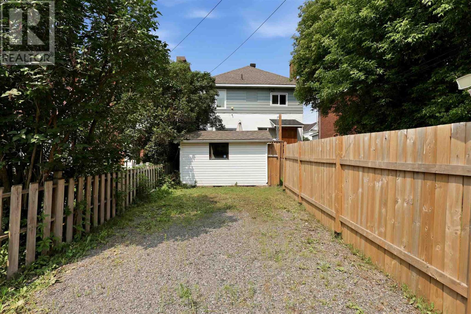 157 Alexandra ST - 42