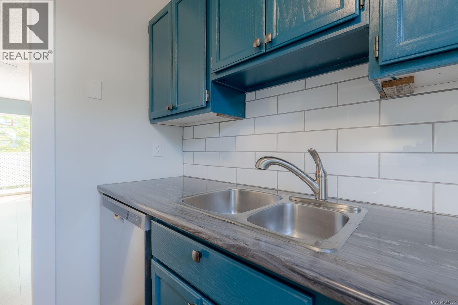 4217 8th Ave - 10