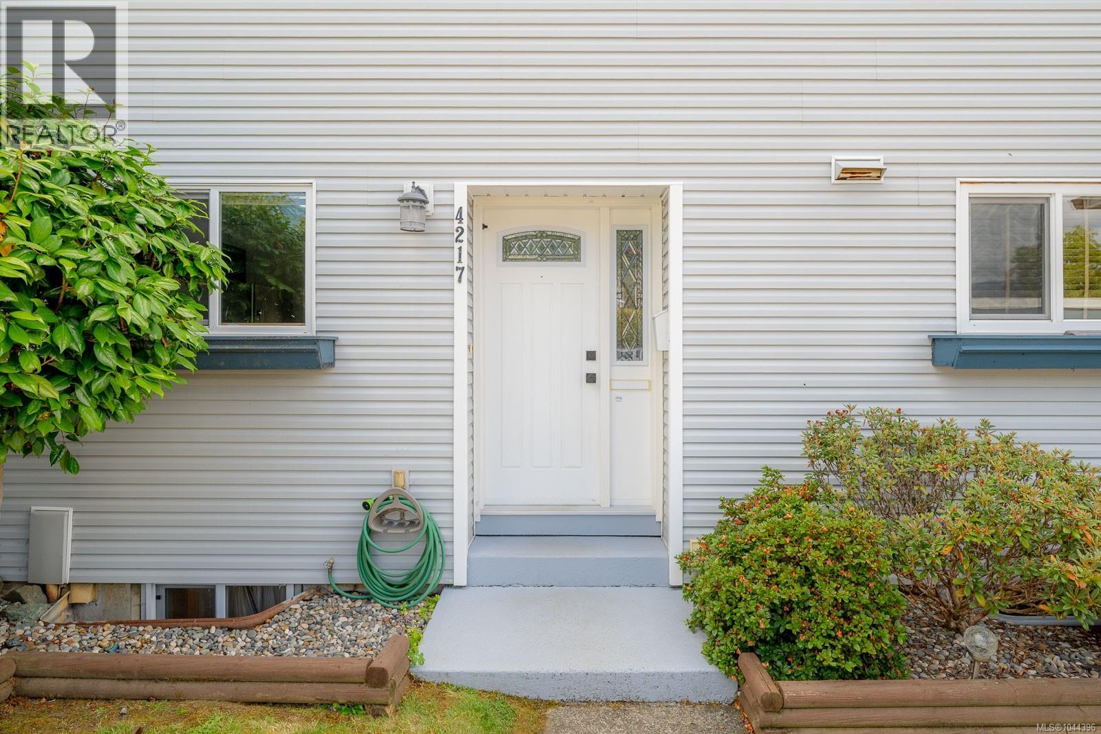 4217 8th Ave - 3