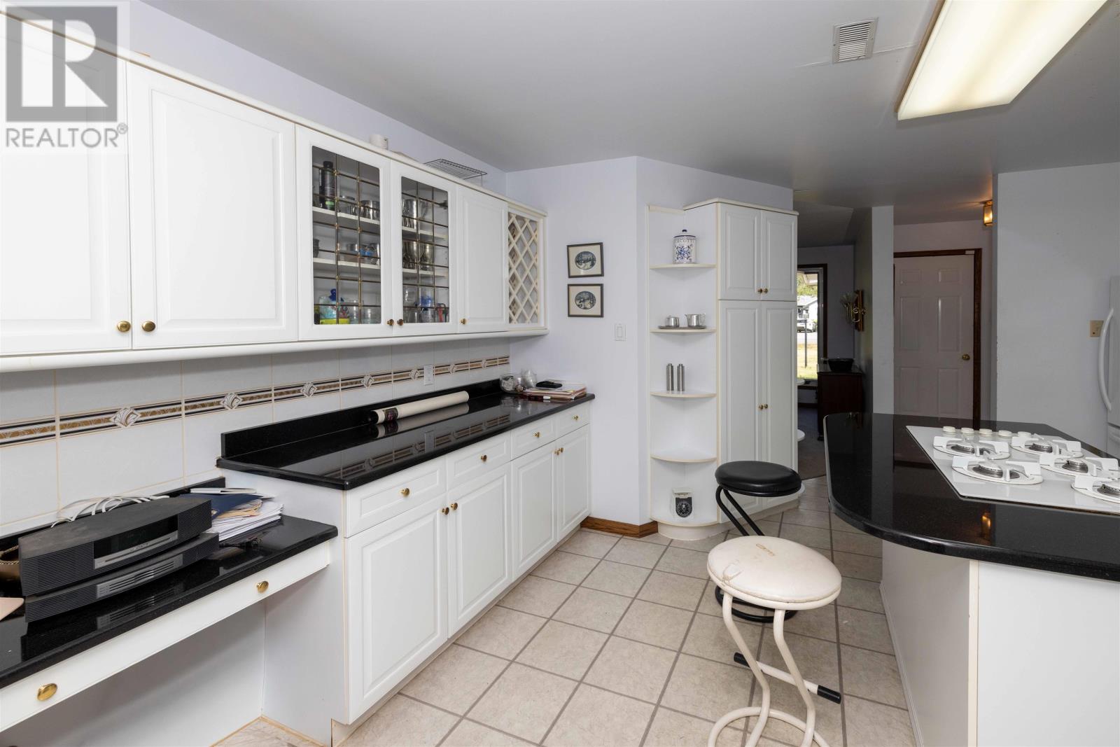 1155 Victor ST S - 22