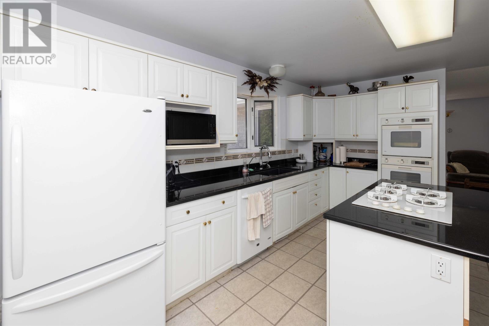 1155 Victor ST S - 19
