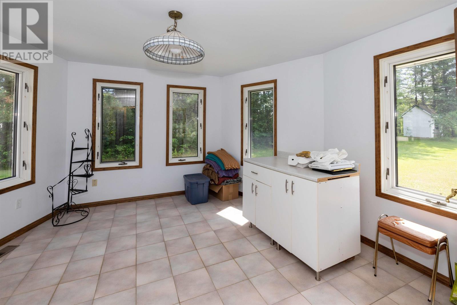 1155 Victor ST S - 31