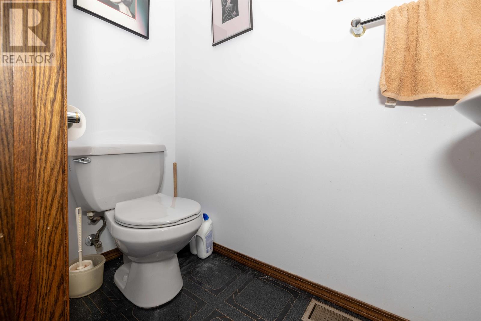 1155 Victor ST S - 40