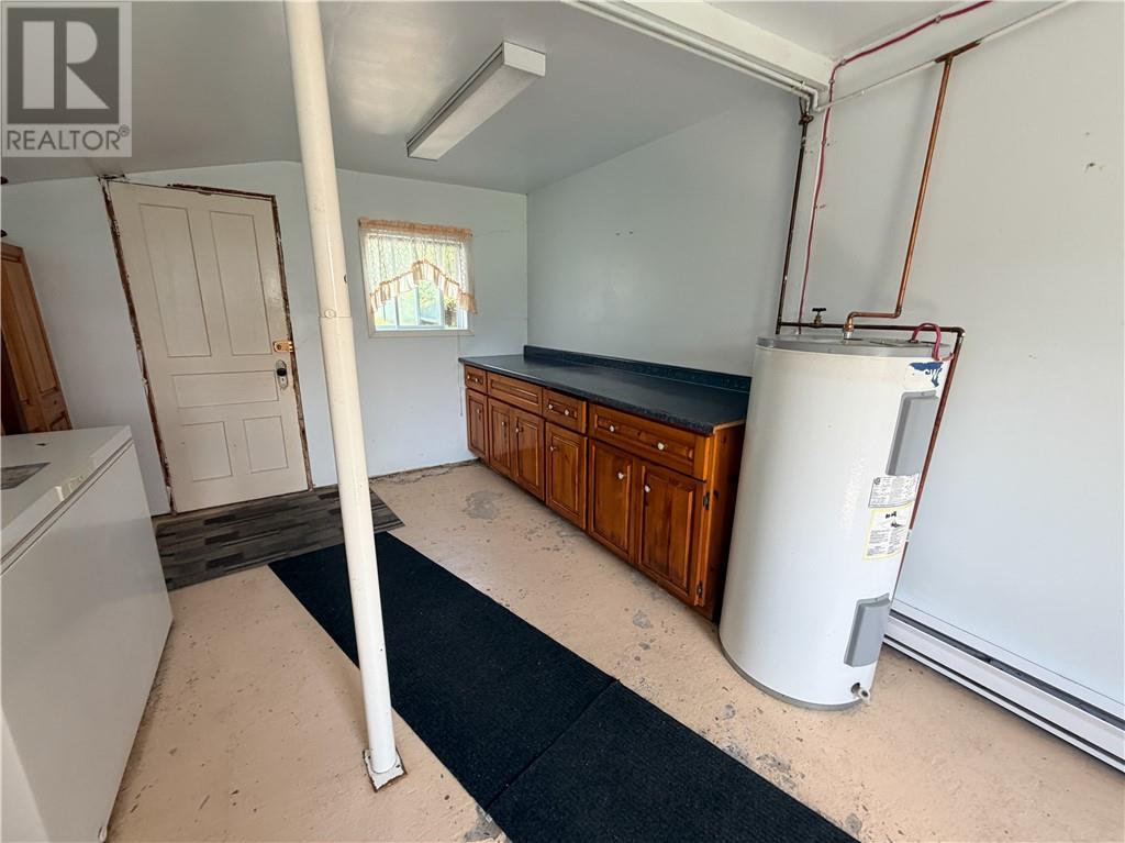 11 Perivale Road E - 12