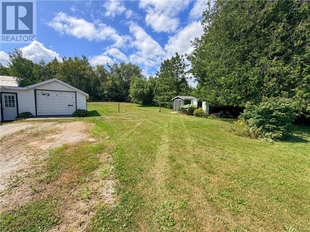 11 Perivale Road E - 35