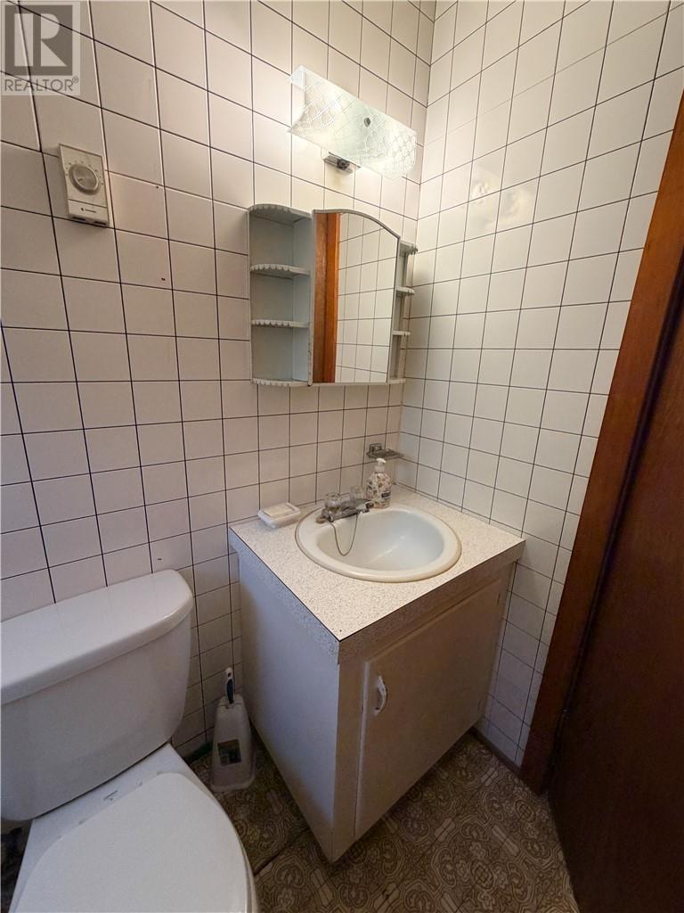 11 Perivale Road E - 28