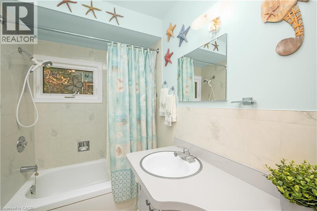 1012 ARMSTRONG Road - Image 29