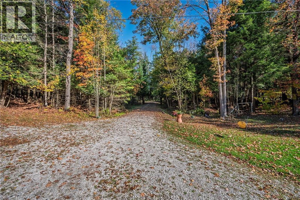 1012 ARMSTRONG Road - Image 35