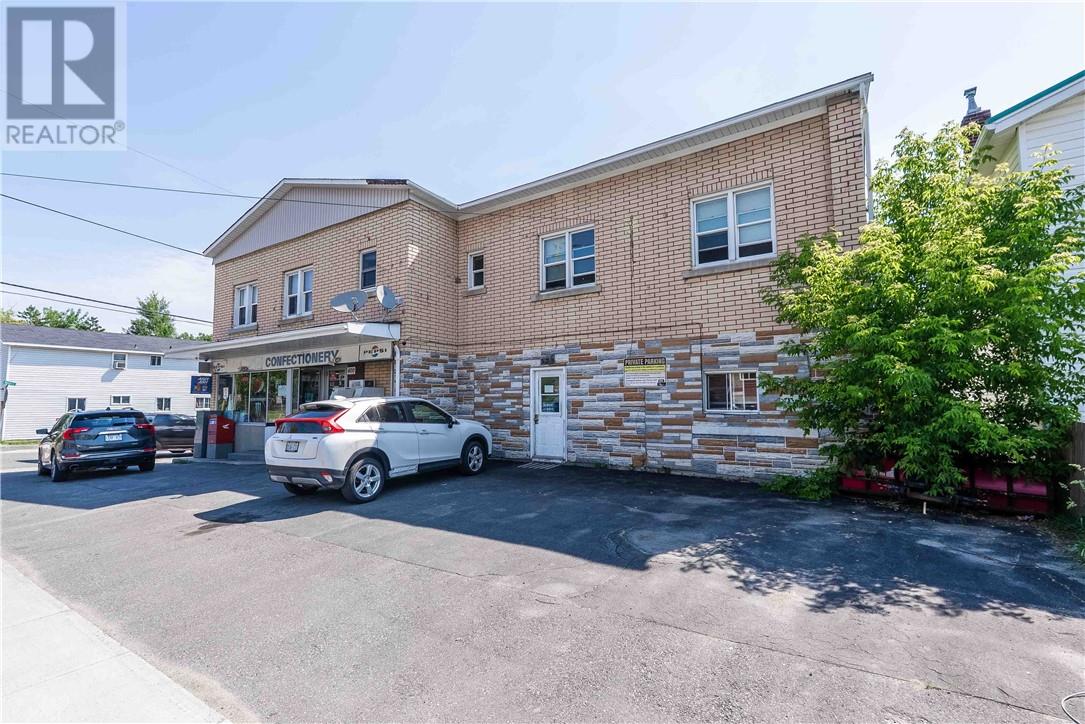 396-400 Melvin Avenue - Image 3