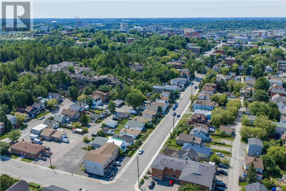 396-400 Melvin Avenue - 34