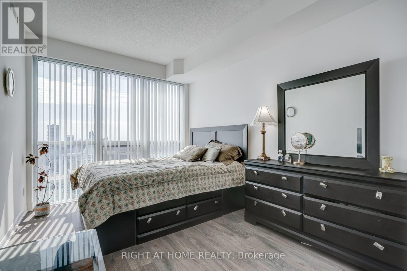 #LPH208 5162 YONGE STREET - 13