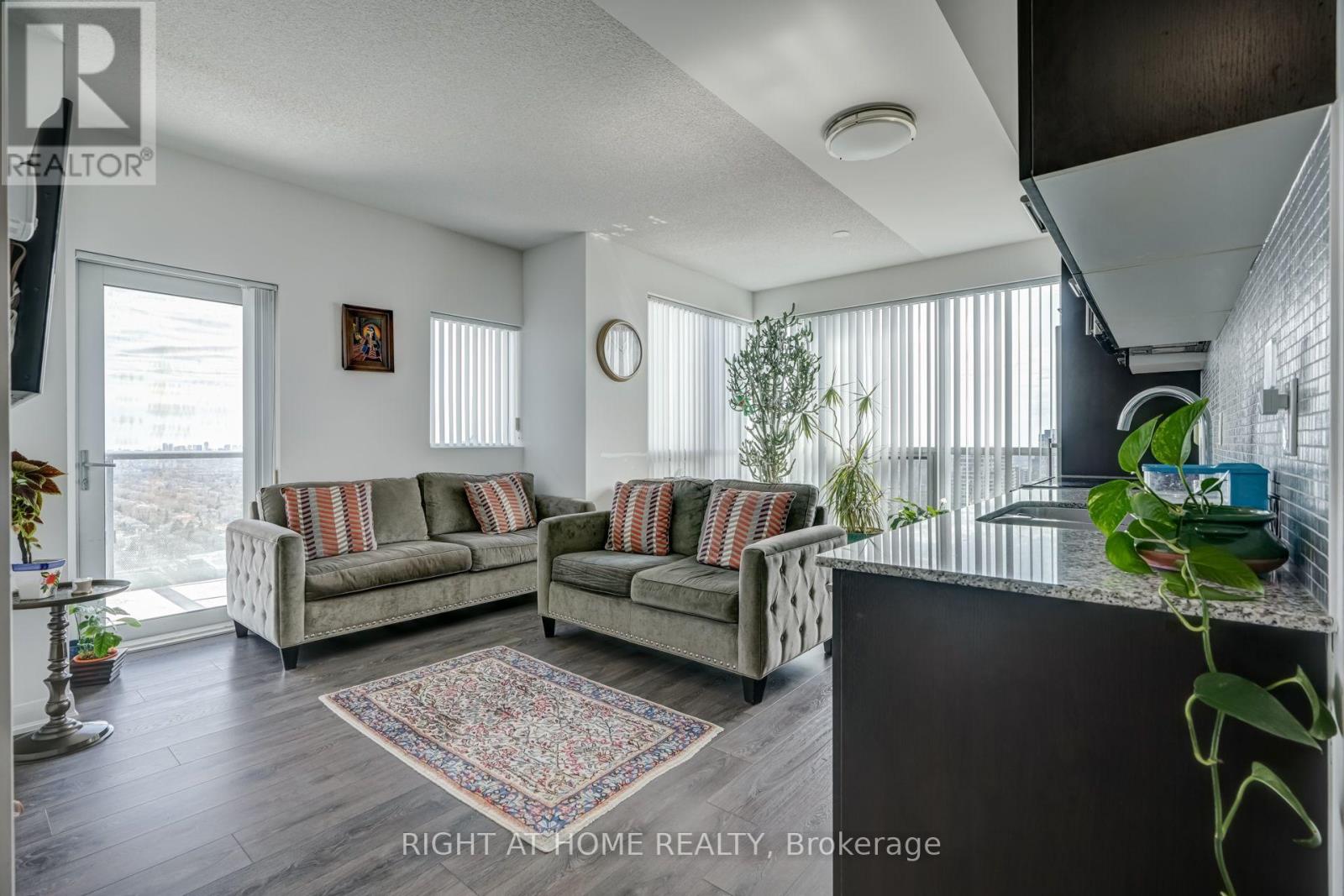 #LPH208 5162 YONGE STREET - 6