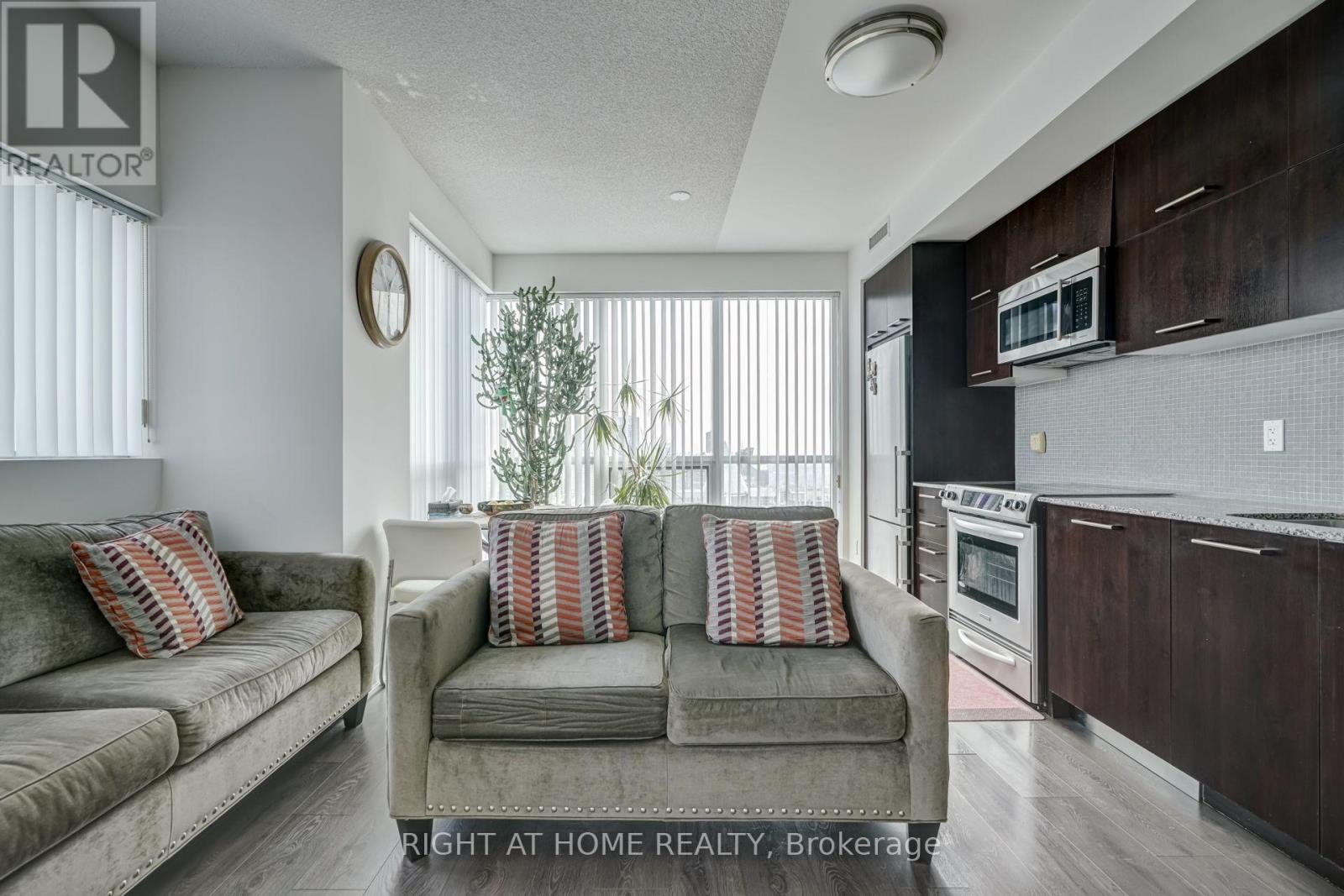 #LPH208 5162 YONGE STREET - 8