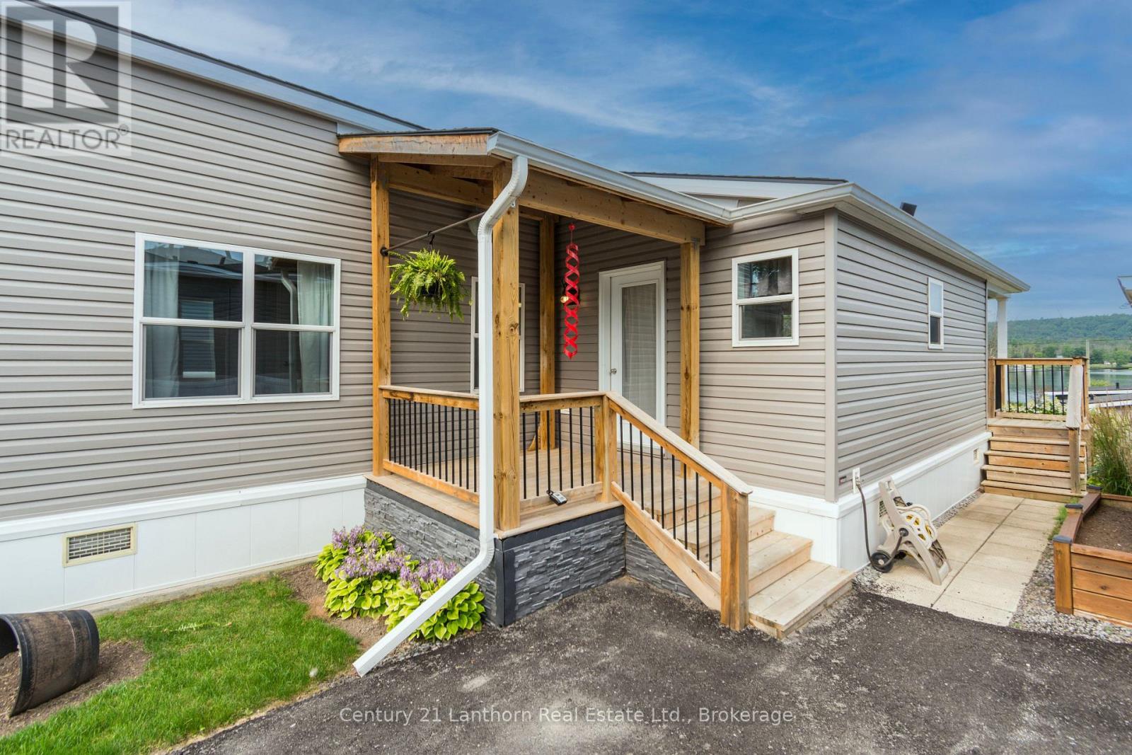 #18 484 FRANKFORD STIRLING ROAD - 1