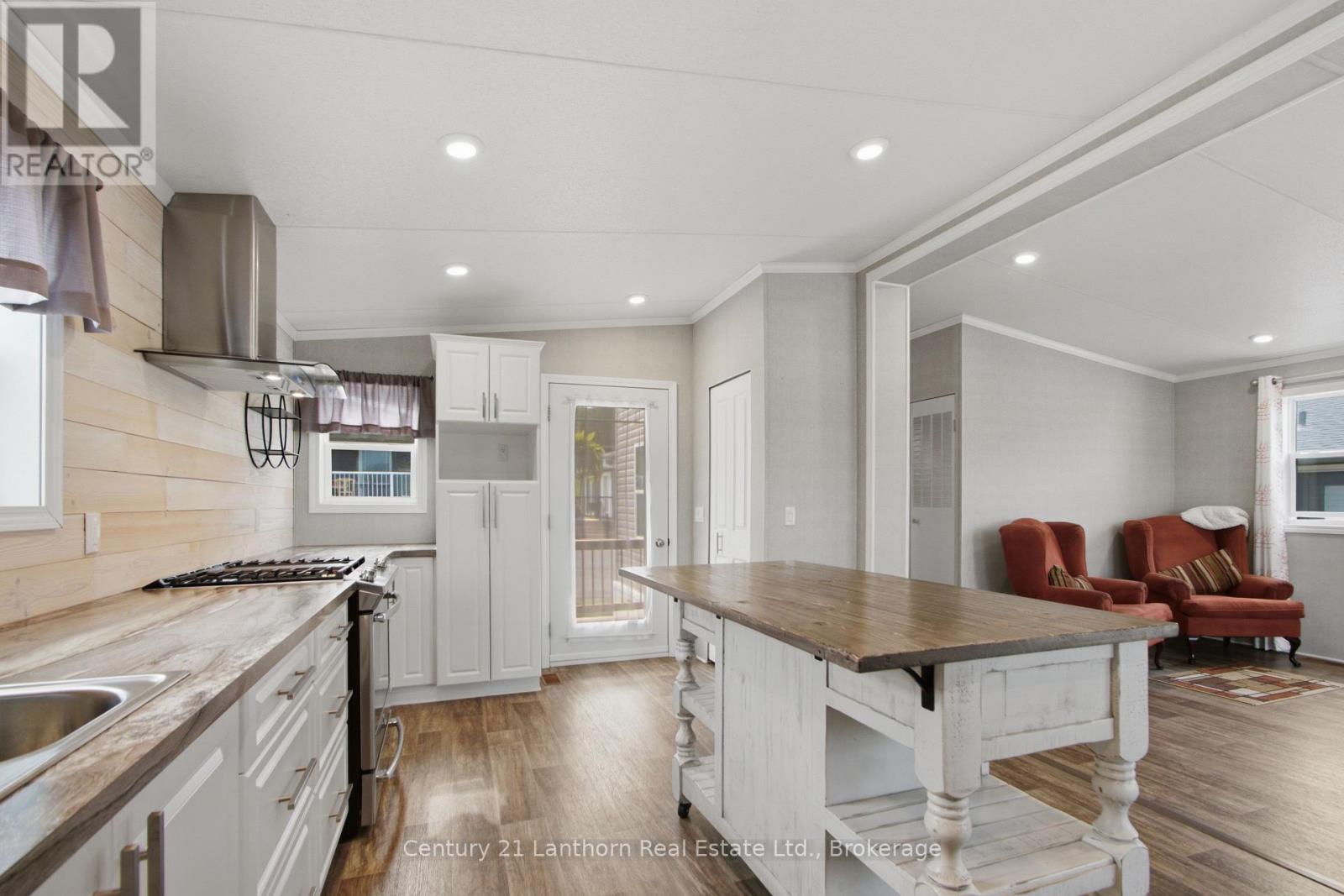 #18 484 FRANKFORD STIRLING ROAD - Image 6