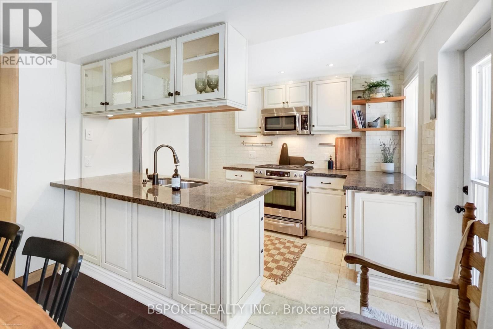 214 GAINSBOROUGH ROAD - Image 12
