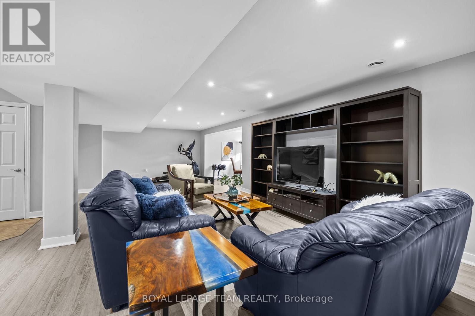 53 D'ARCYS WAY - Image 32