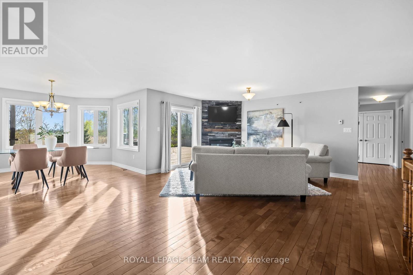 53 D'ARCYS WAY - Image 8