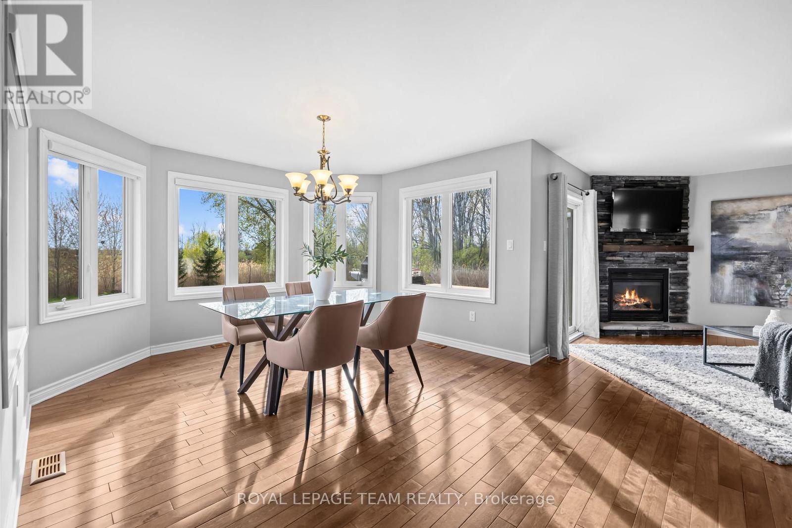 53 D'ARCYS WAY - Image 9