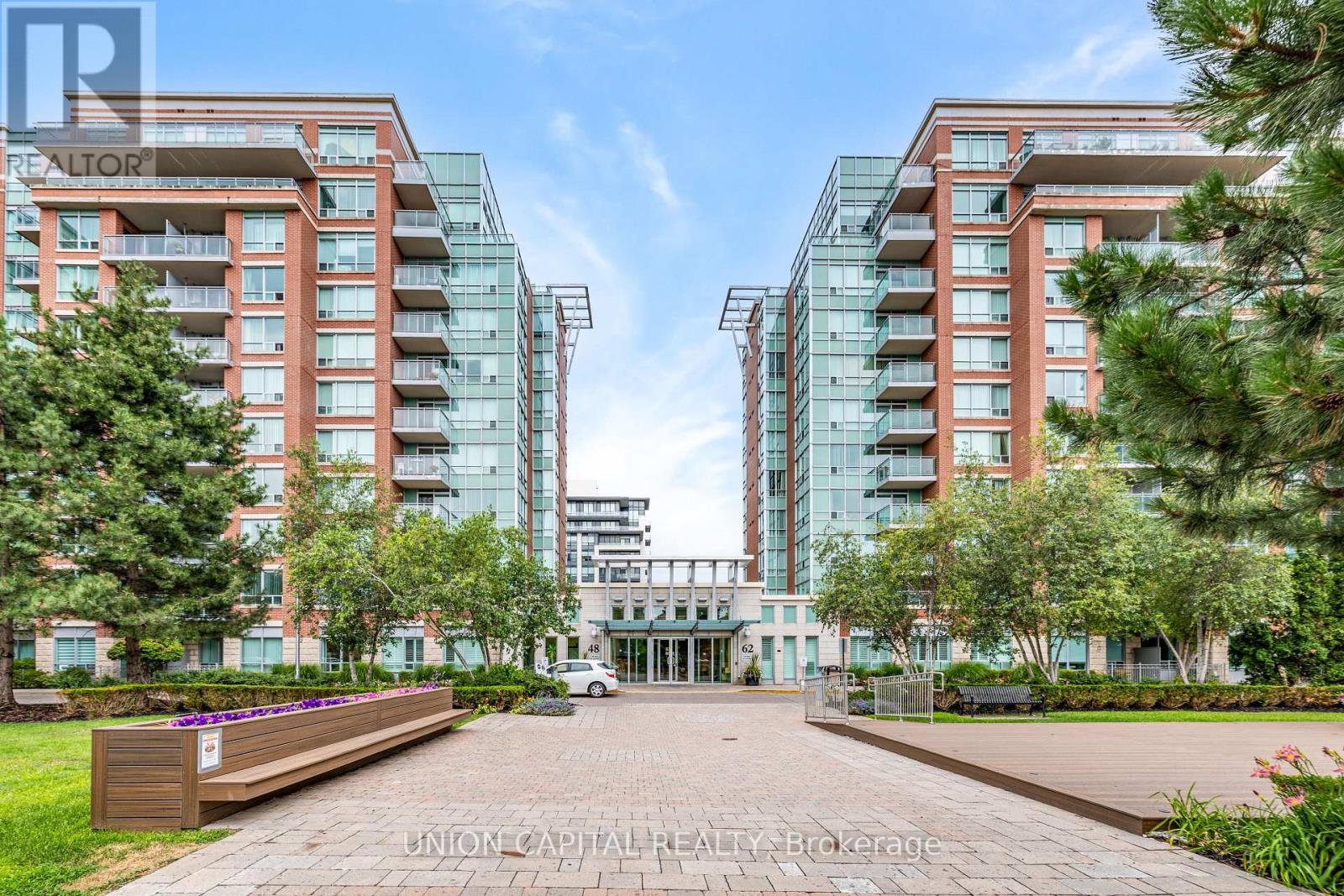 102 - 48 SUNCREST BOULEVARD