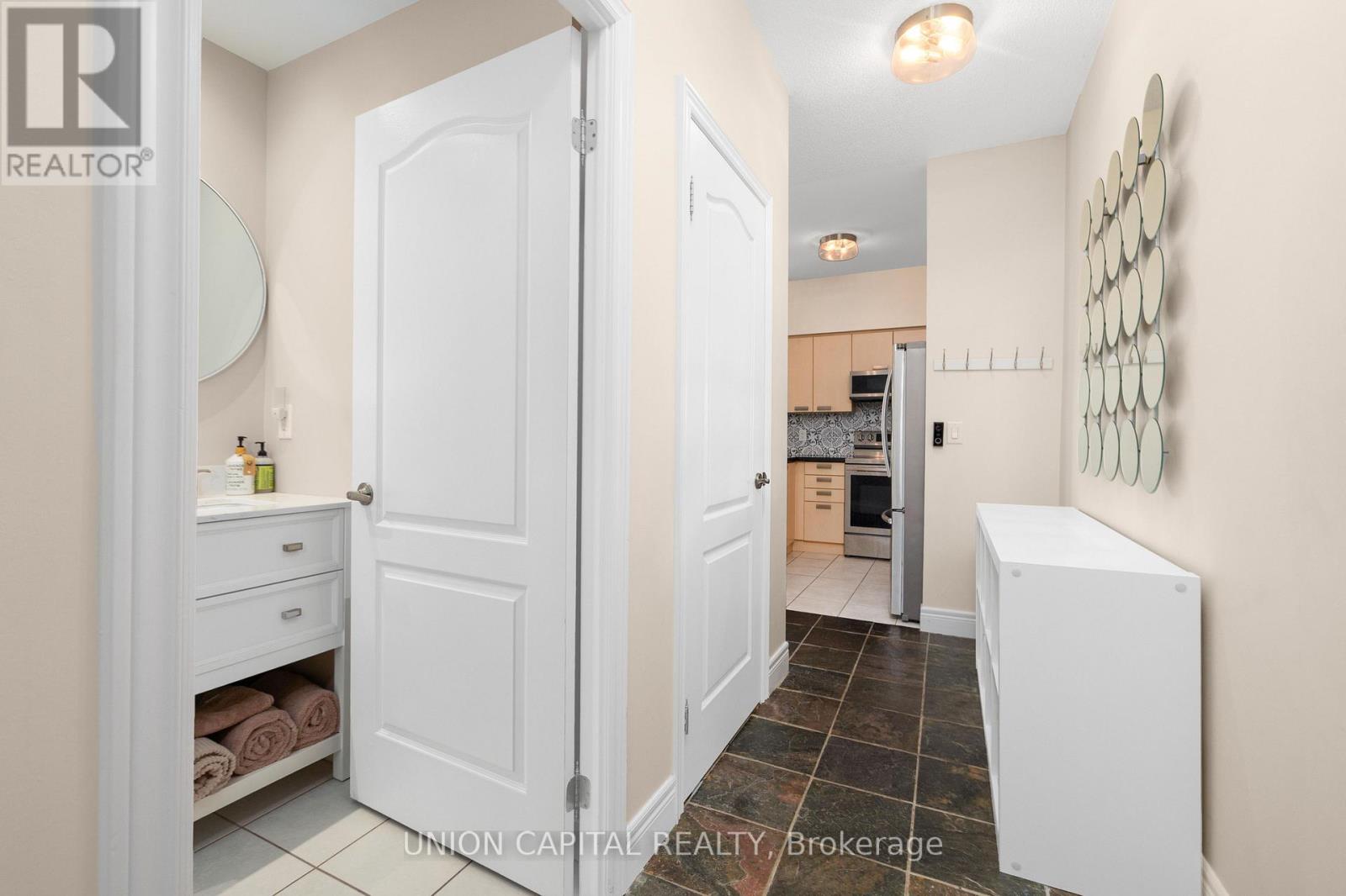 #102 48 SUNCREST BOULEVARD - 10