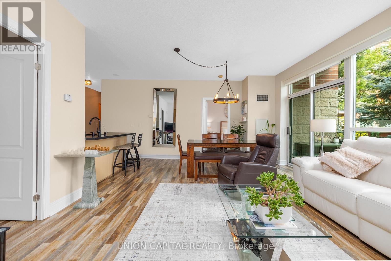 #102 48 SUNCREST BOULEVARD - 14