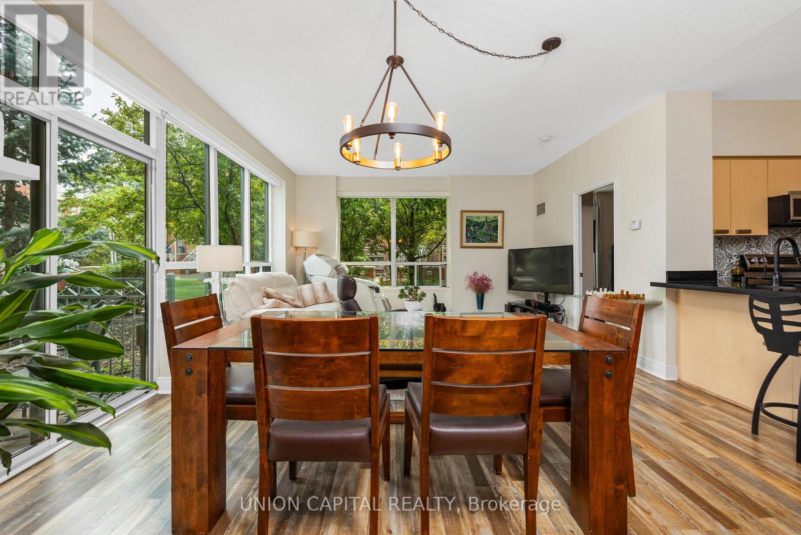 #102 48 SUNCREST BOULEVARD - 16