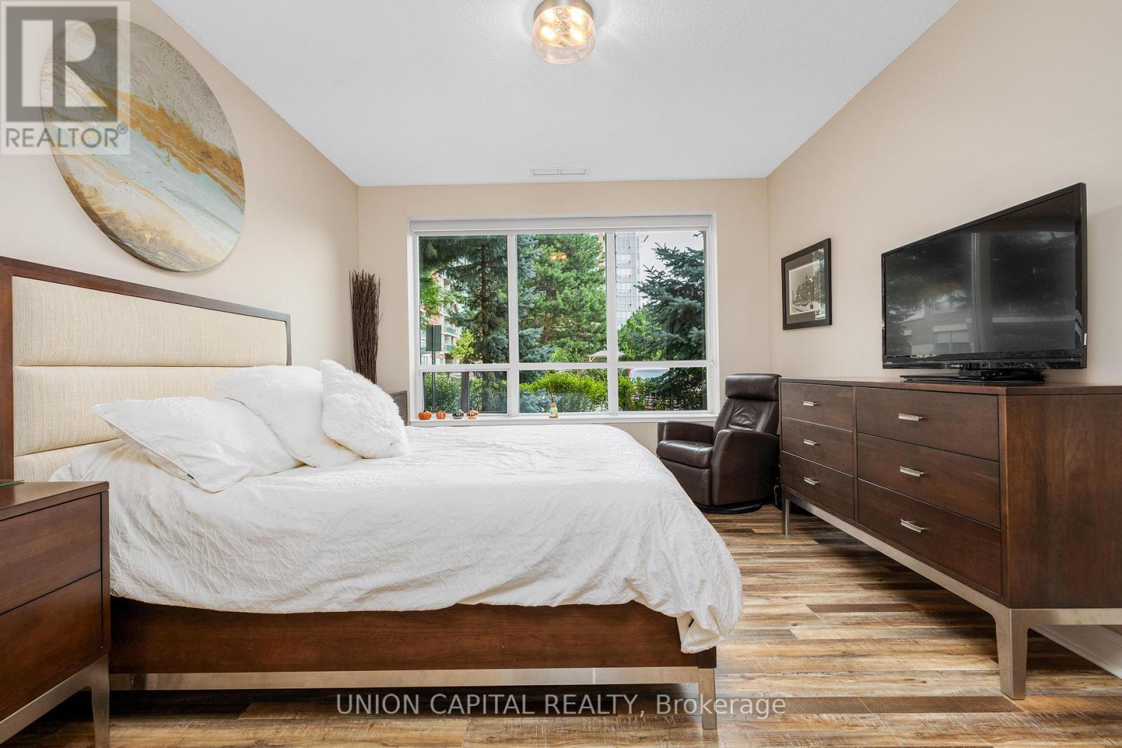 #102 48 SUNCREST BOULEVARD - 20