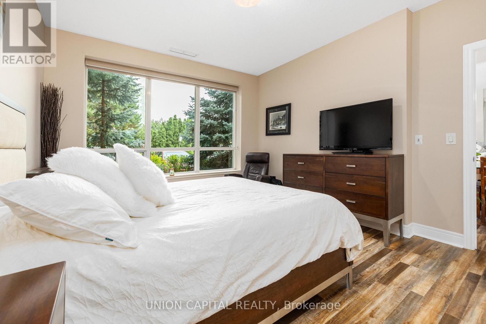 #102 48 SUNCREST BOULEVARD - 22