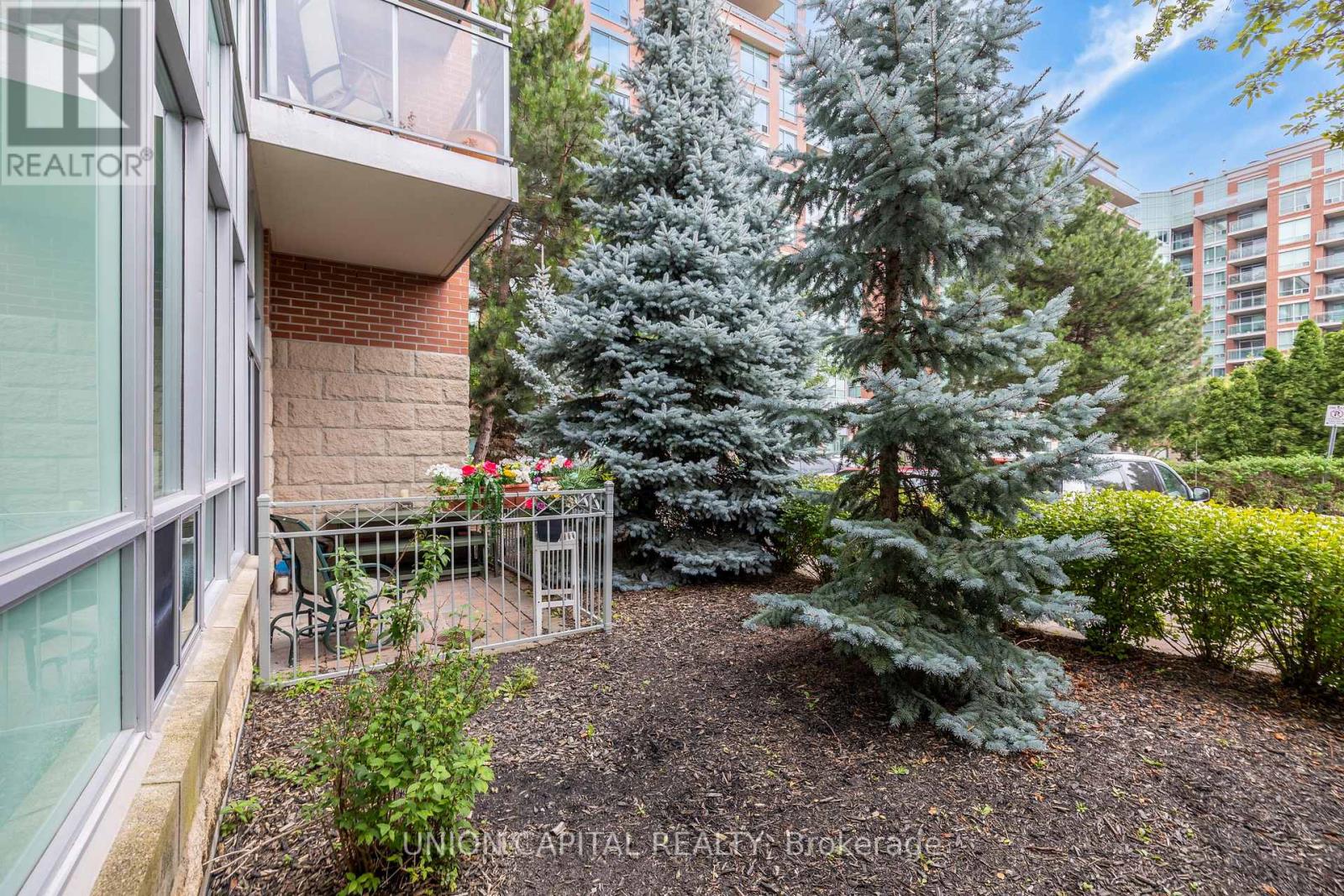 #102 48 SUNCREST BOULEVARD - 25