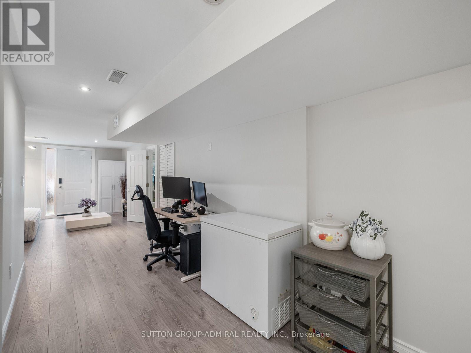 16 CHARMUSE LANE - Image 32