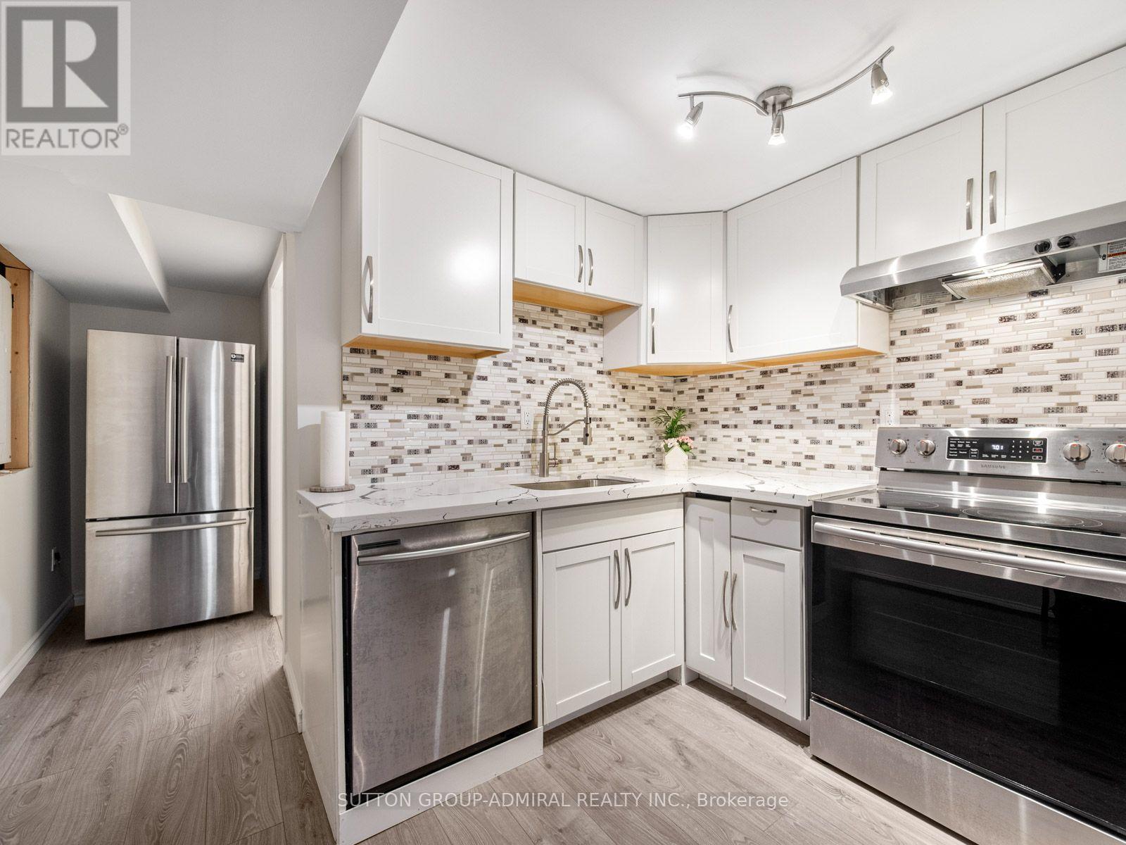 16 CHARMUSE LANE - Image 33