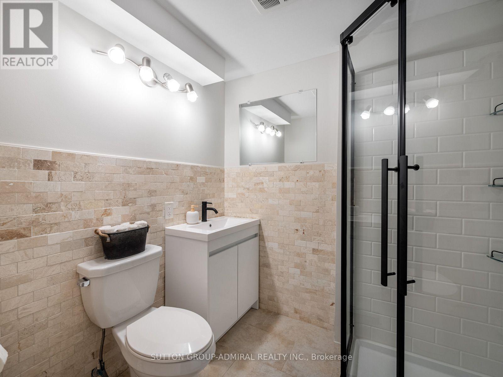 16 CHARMUSE LANE - Image 35
