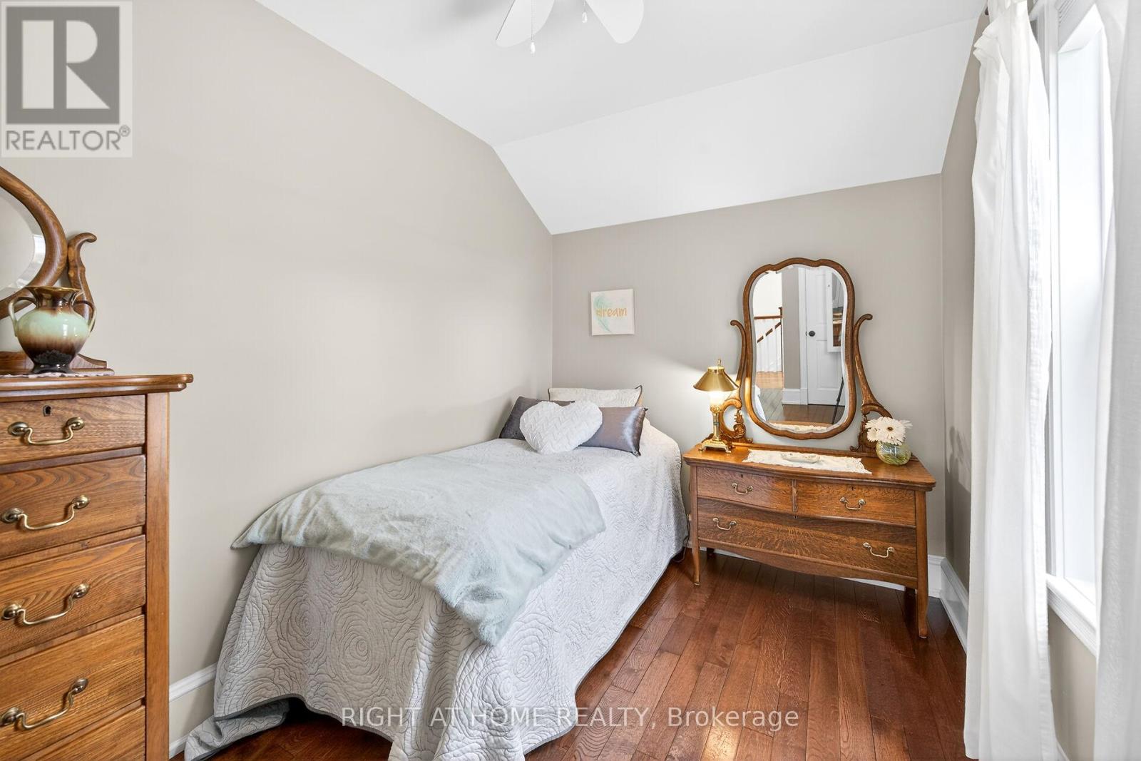 46 BAY STREET - Image 31