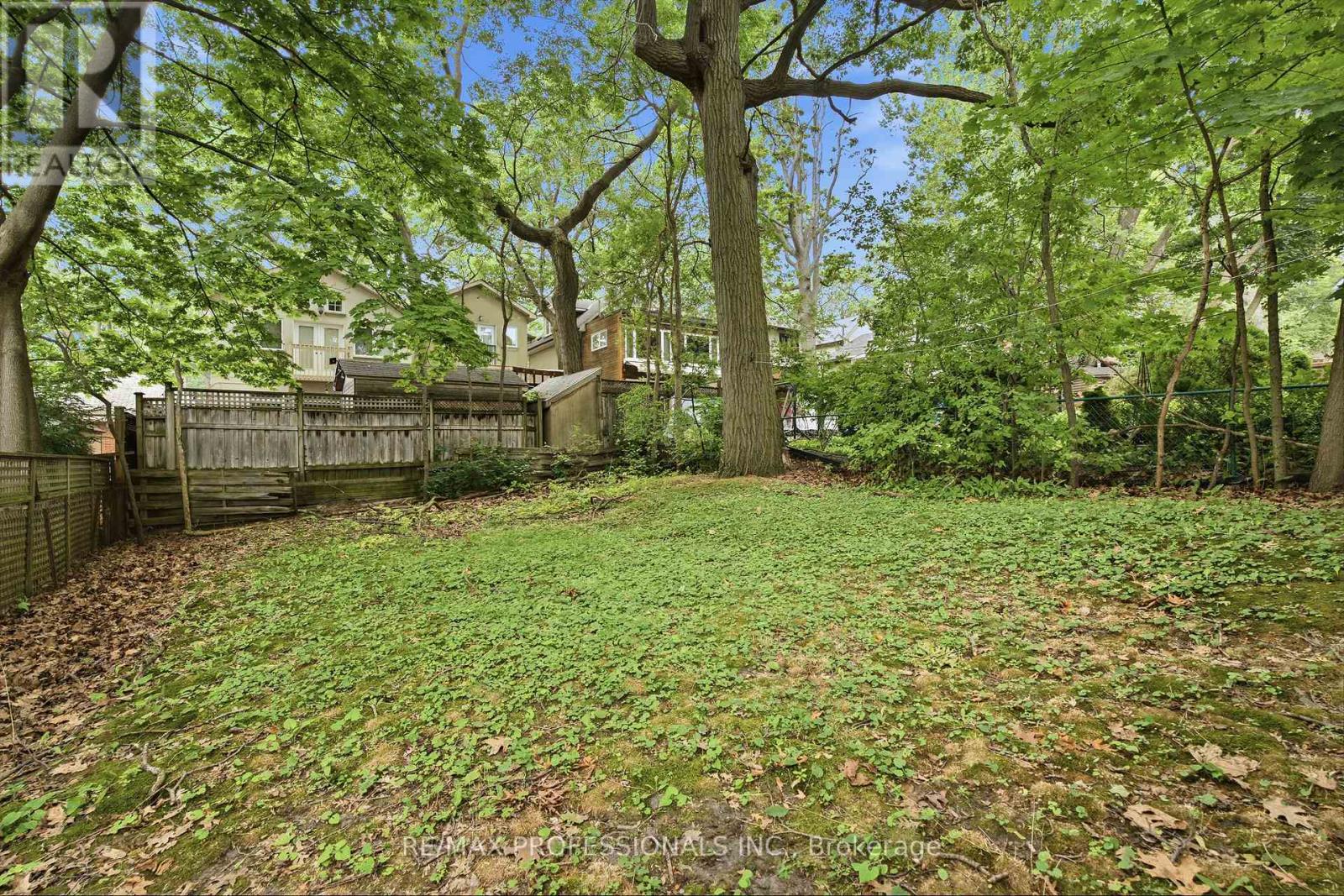 20 FALLINGBROOK ROAD - 32
