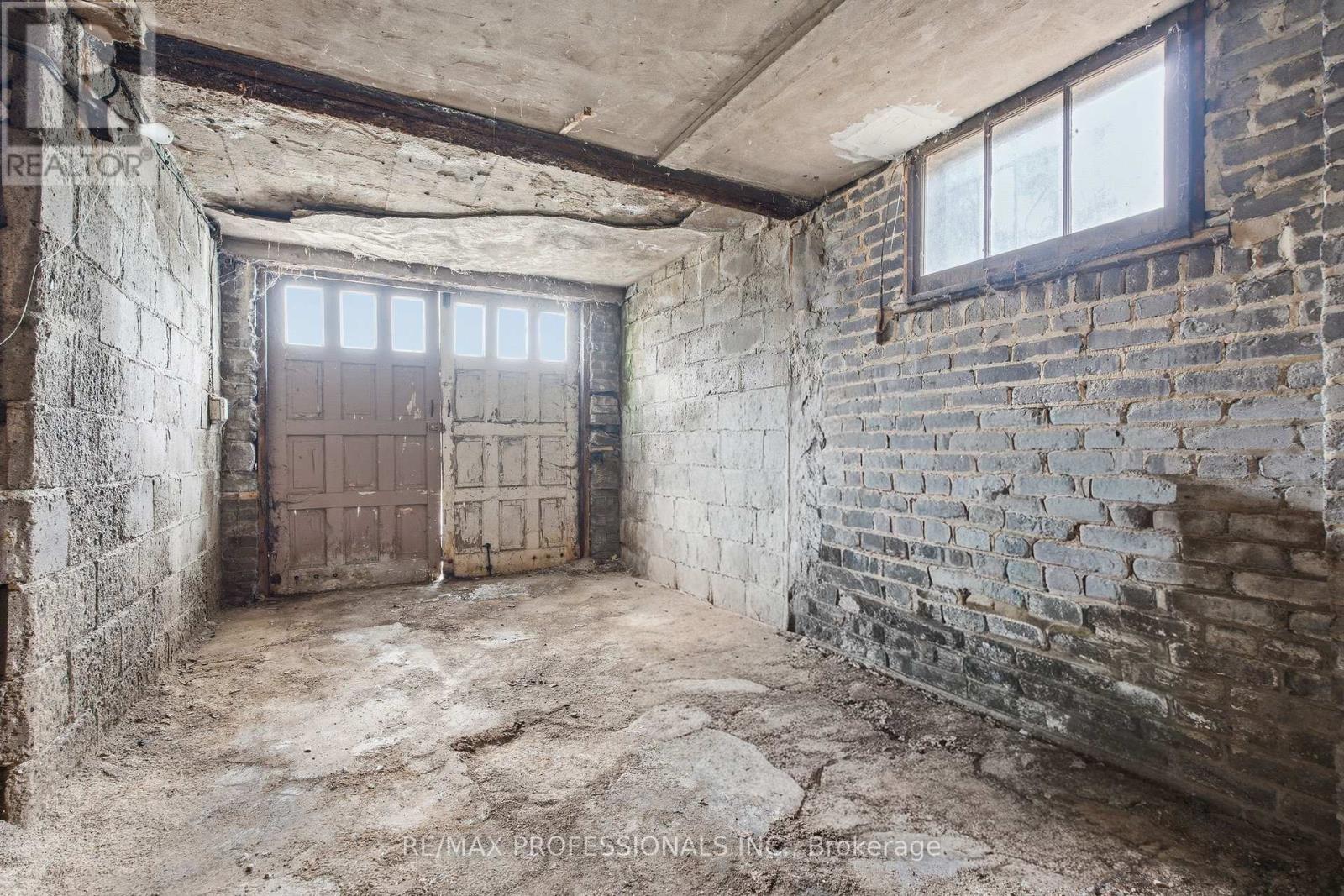 20 FALLINGBROOK ROAD - 30