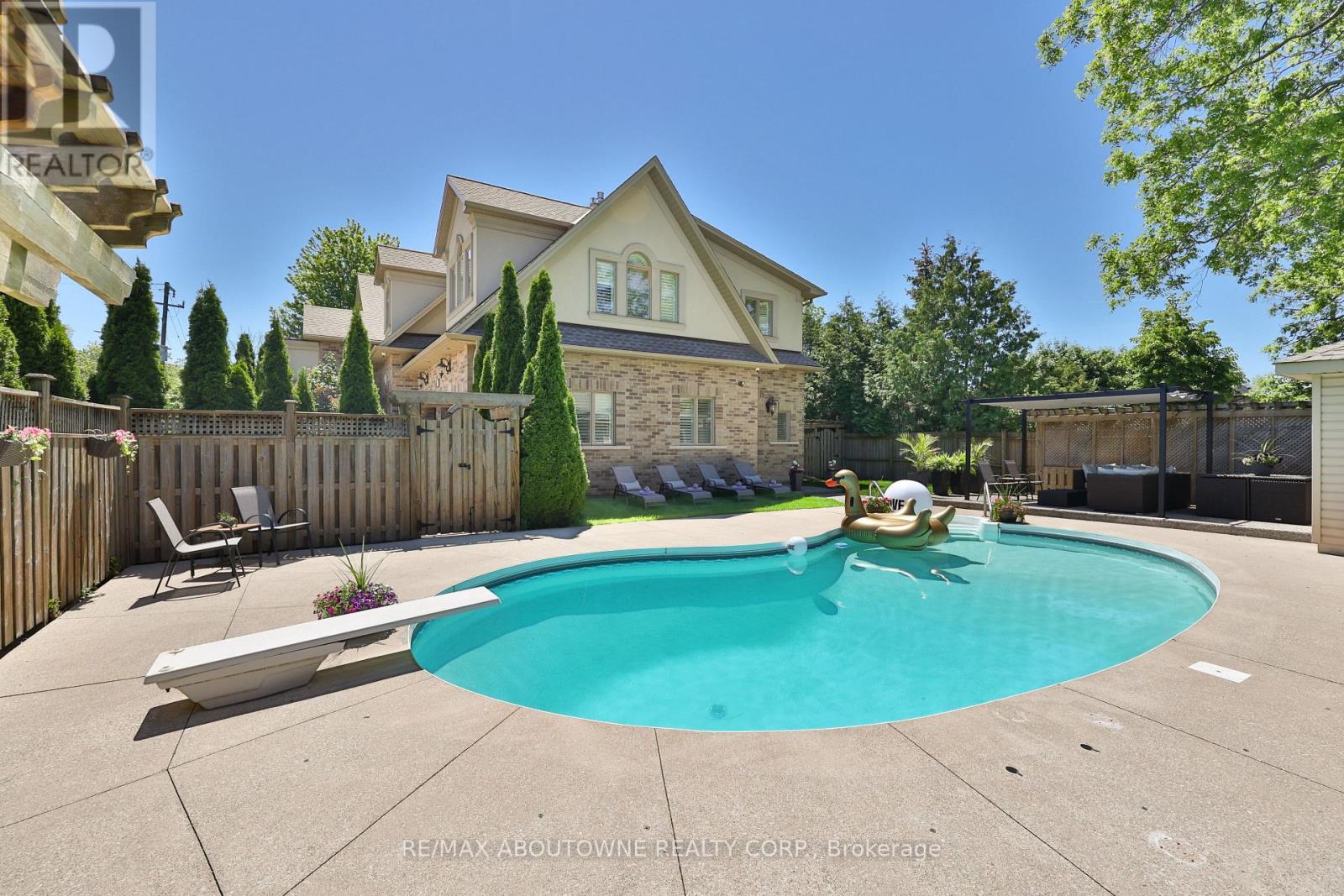 390 SEATON DRIVE - Image 48