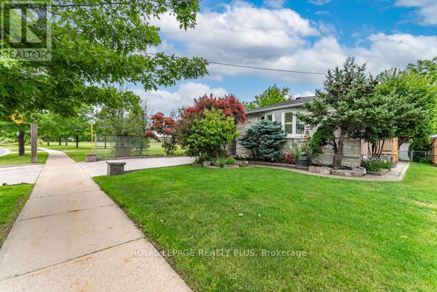 87 HULLMAR DRIVE - 1