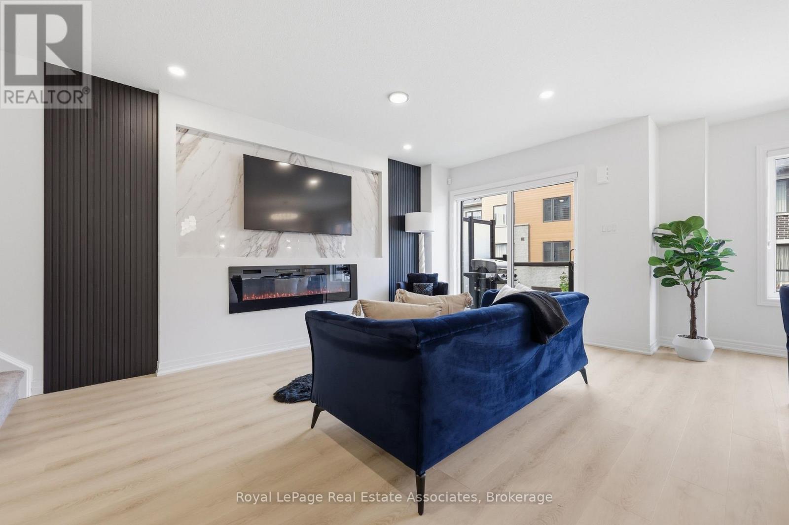 65 DRYDEN LANE - 11