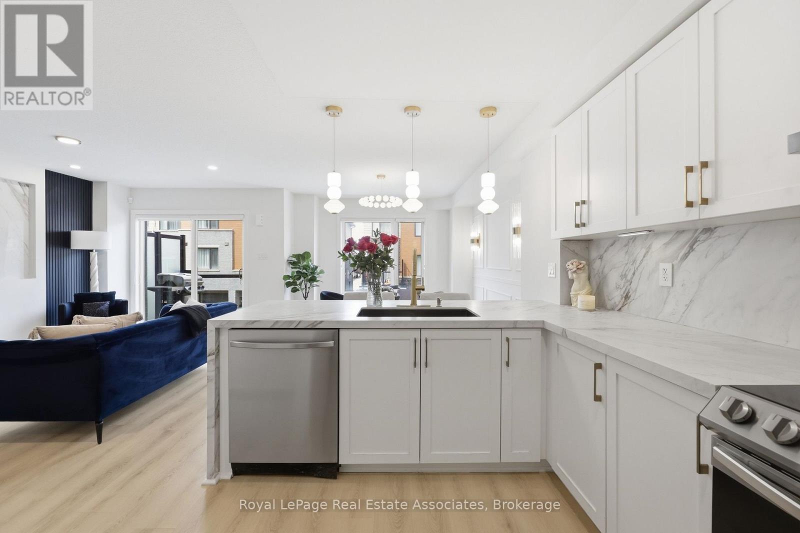 65 DRYDEN LANE - 12
