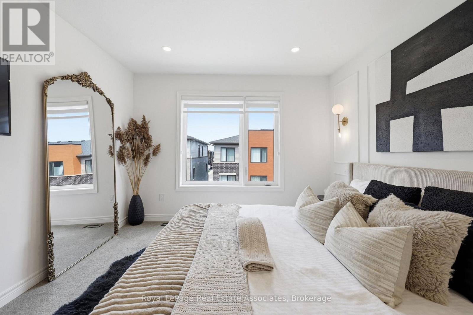 65 DRYDEN LANE - 24