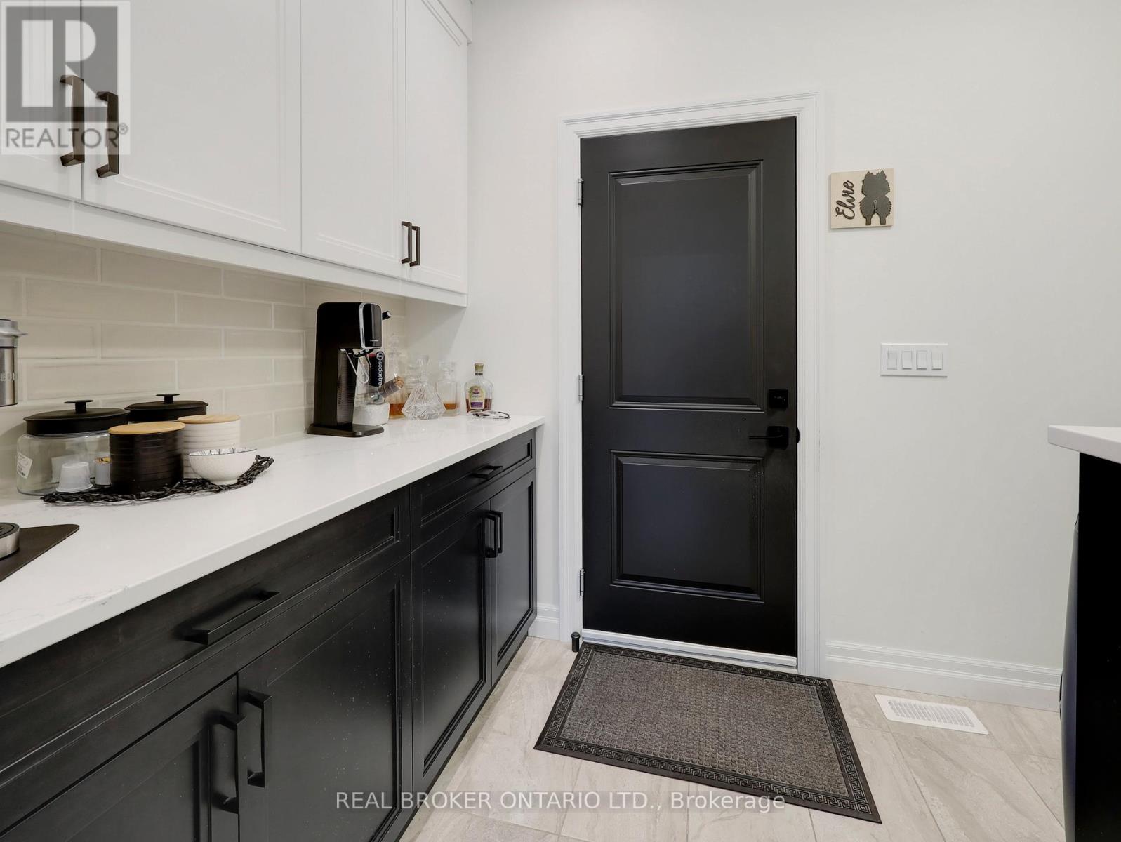 #11 68 CEDAR STREET - Image 17