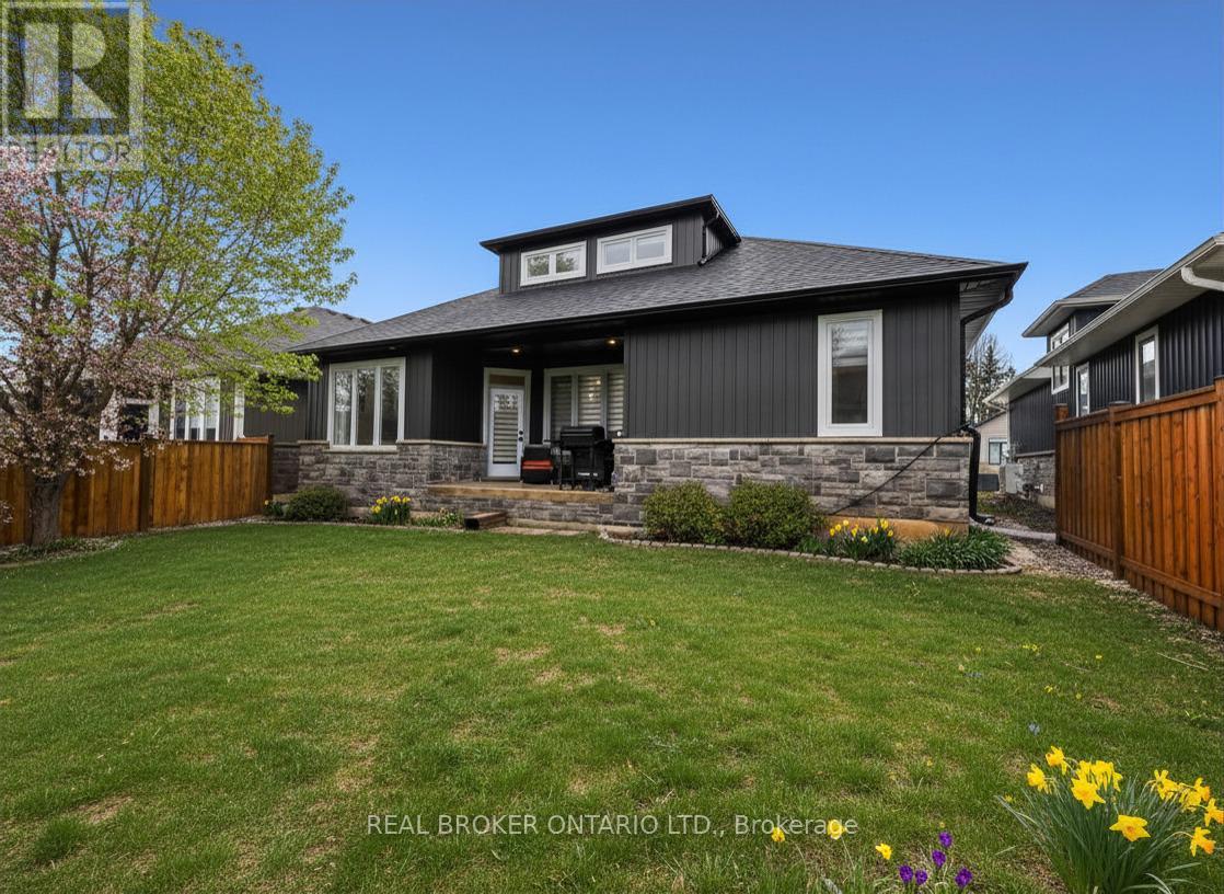 #11 68 CEDAR STREET - Image 25